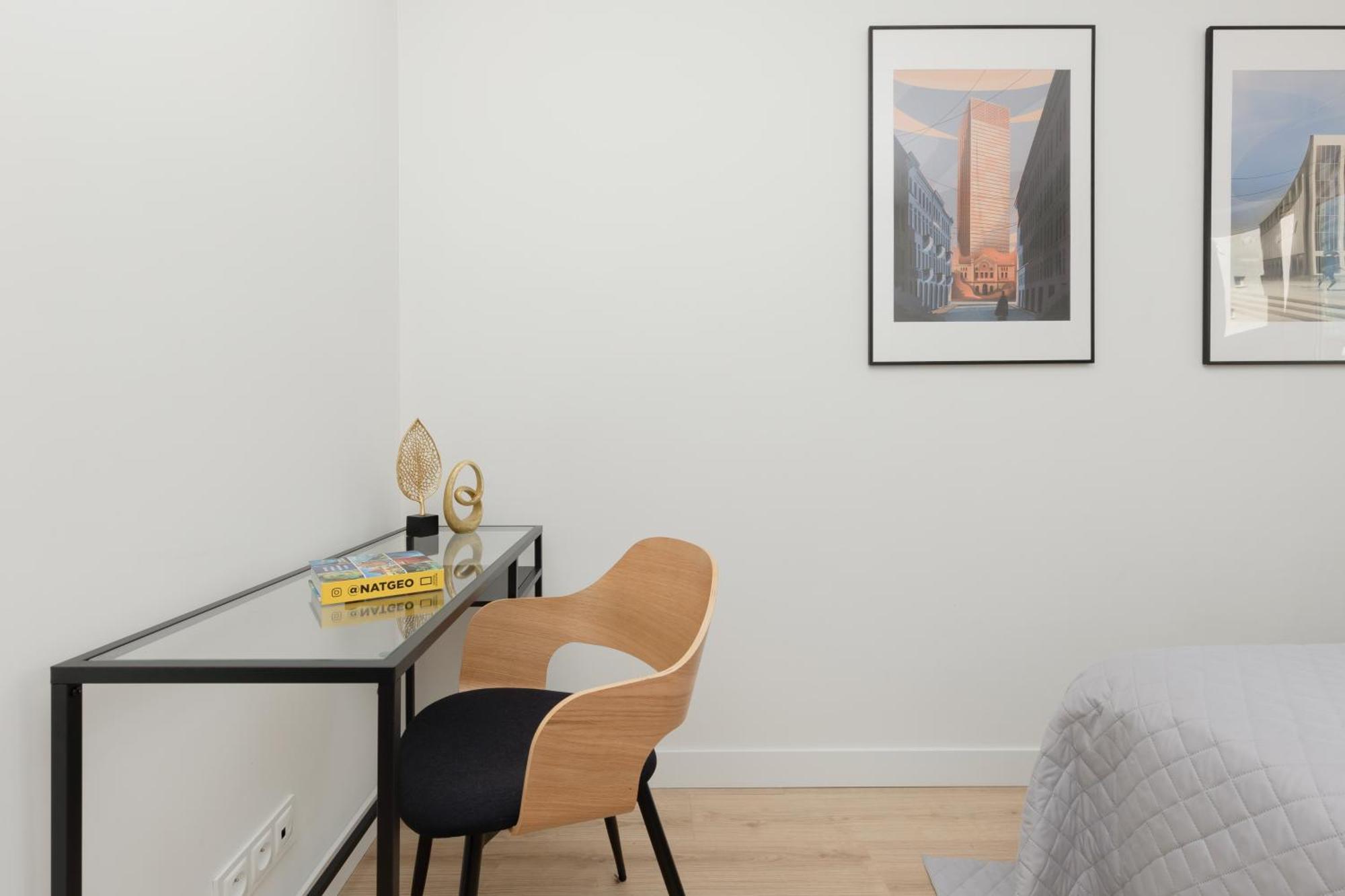Center By Renters *