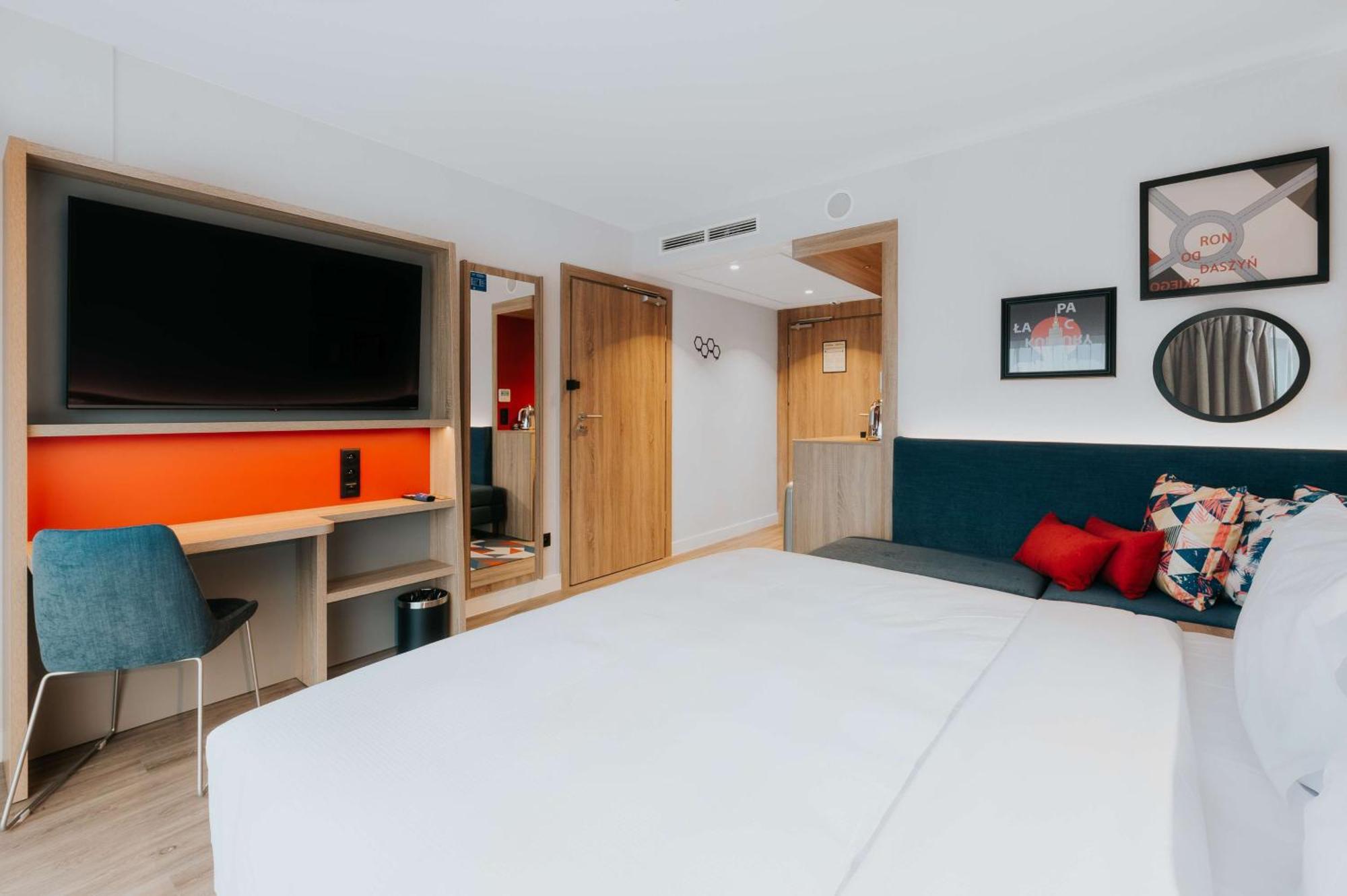 Khách sạn Hampton By Hilton Reduta Warsaw