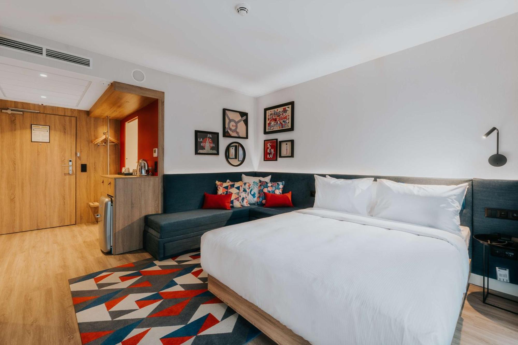 Hampton By Hilton Reduta Khách sạn
