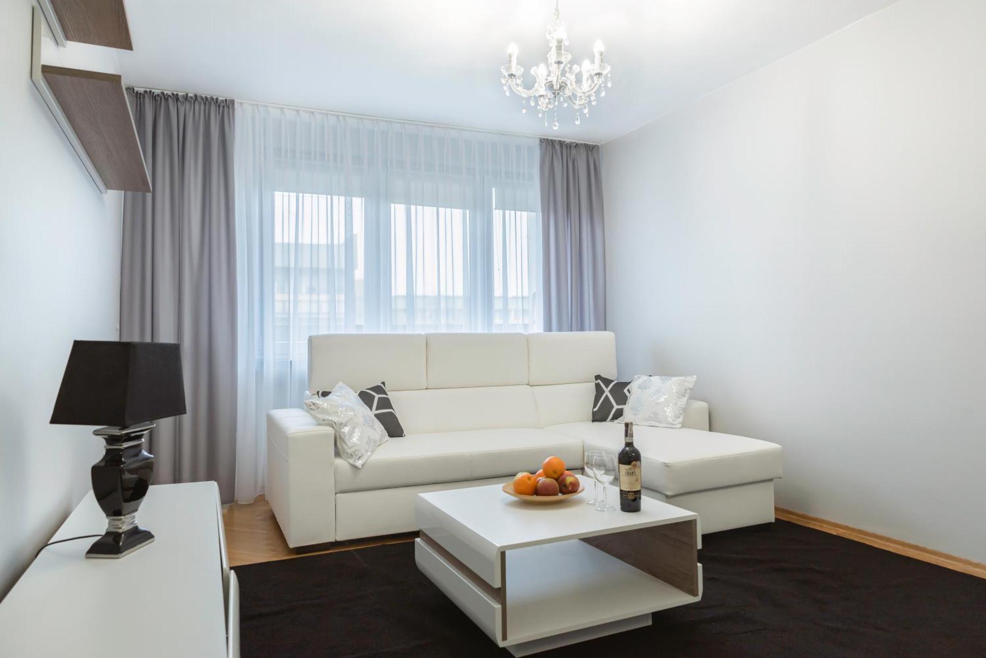 Comfy Flat In The Center. Great View. Warszawa