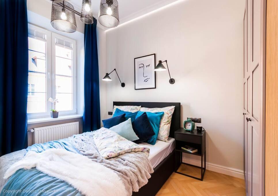 Gorgeous Historic Tenement Apt. - New Town Square! Apartment