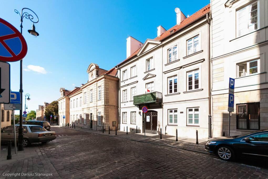 Gorgeous Historic Tenement Apt. - New Town Square! Warsaw