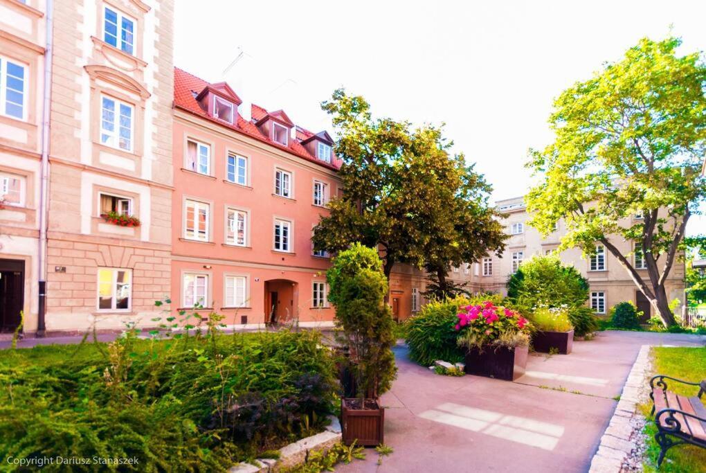 Gorgeous Historic Tenement Apt. - New Town Square! Warsaw