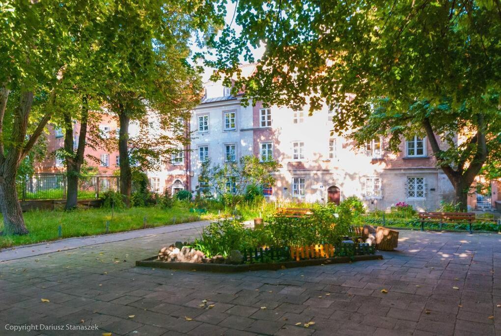 Apartment Gorgeous Historic Tenement Apt. - New Town Square! Warsaw