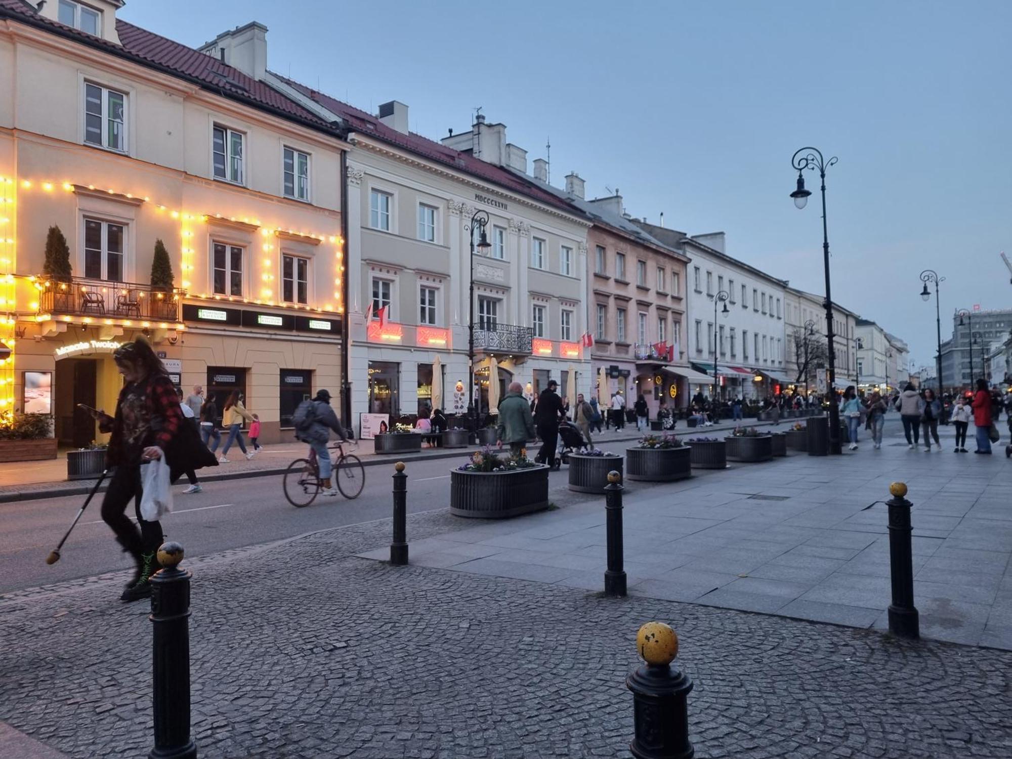 Nowogrodzka 6a 17 * Warszawa