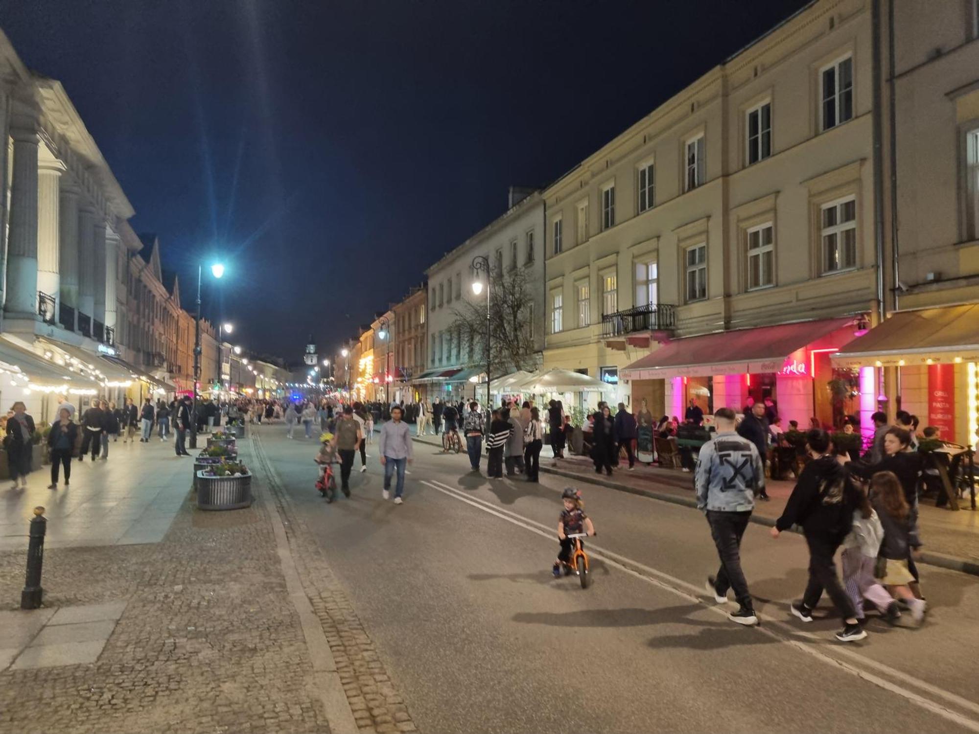 Nowogrodzka 6a 17 *