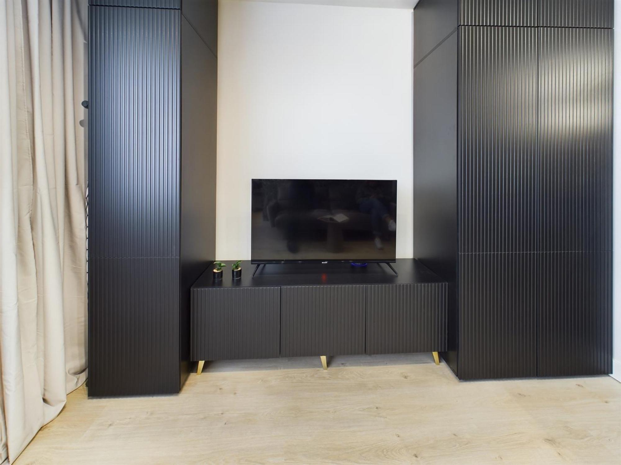 Modern With Wifi In By Renters Apartment