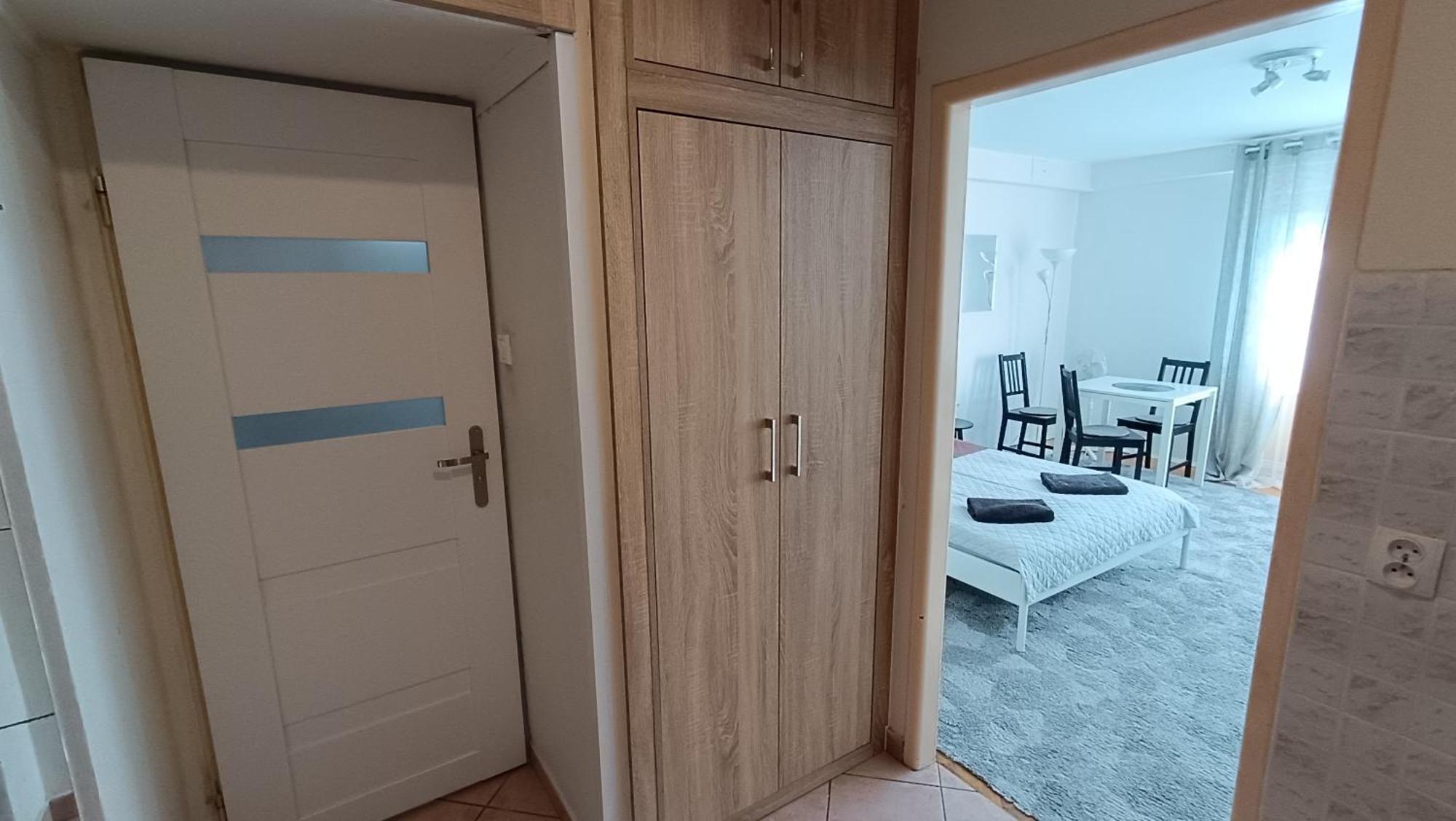 Apartment Centrum - Metro Rondo Onz