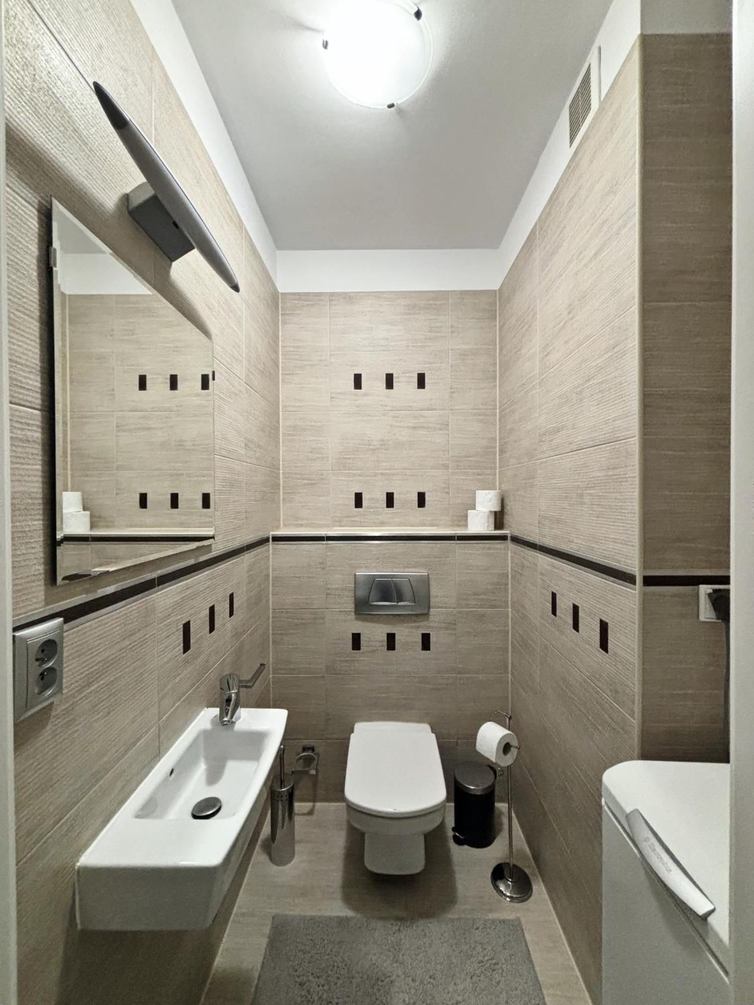 Apartment Oomph Urban Oasis 1br Escape Warsaw