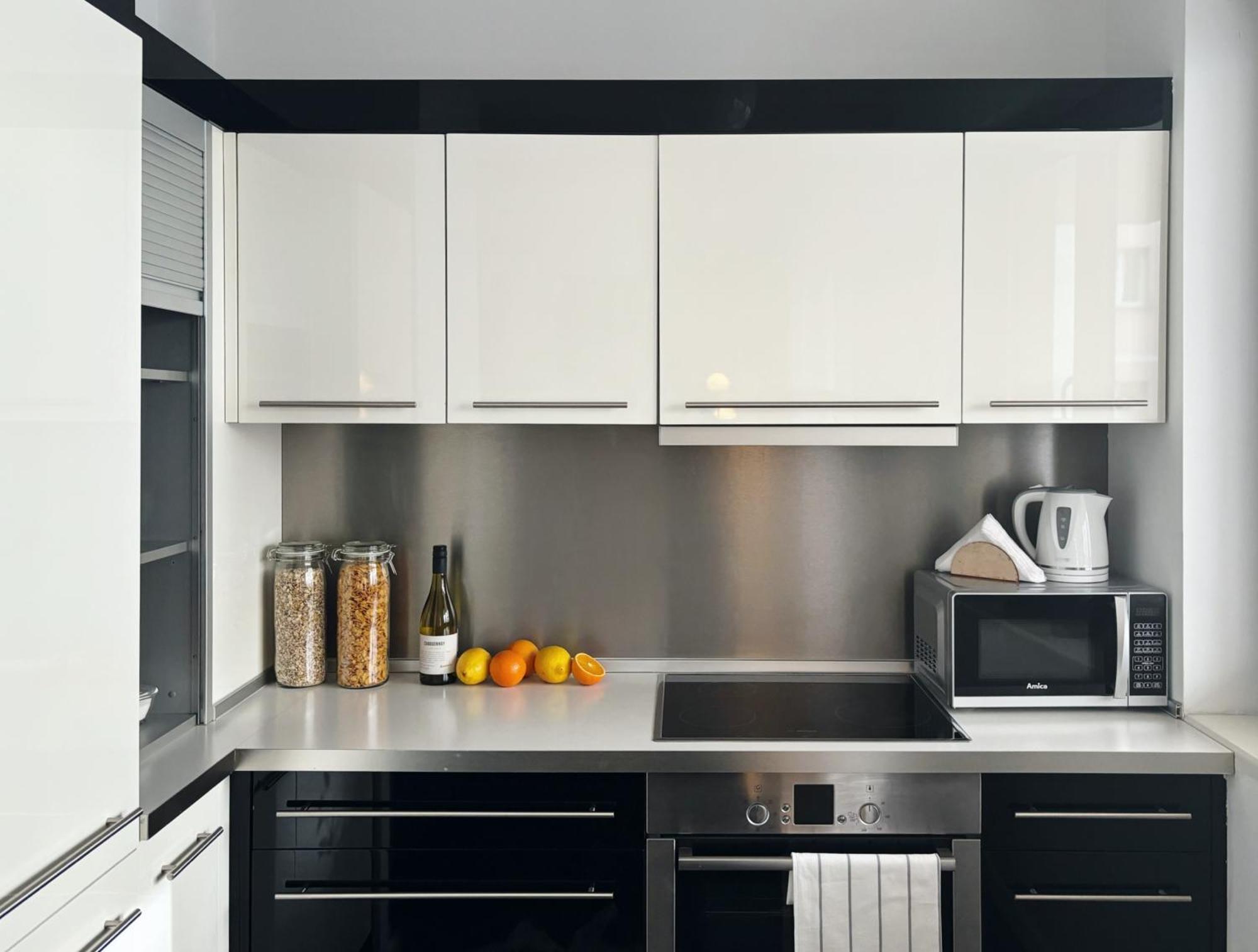 Oomph Urban Oasis 1br Escape Warsaw