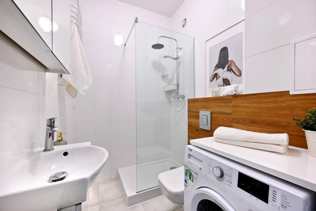 Apartament Saska Kepa -ul. Francuska 2' Min *