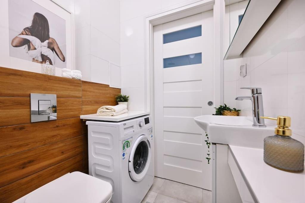 Saska Kepa -ul. Francuska 2' Min Apartament