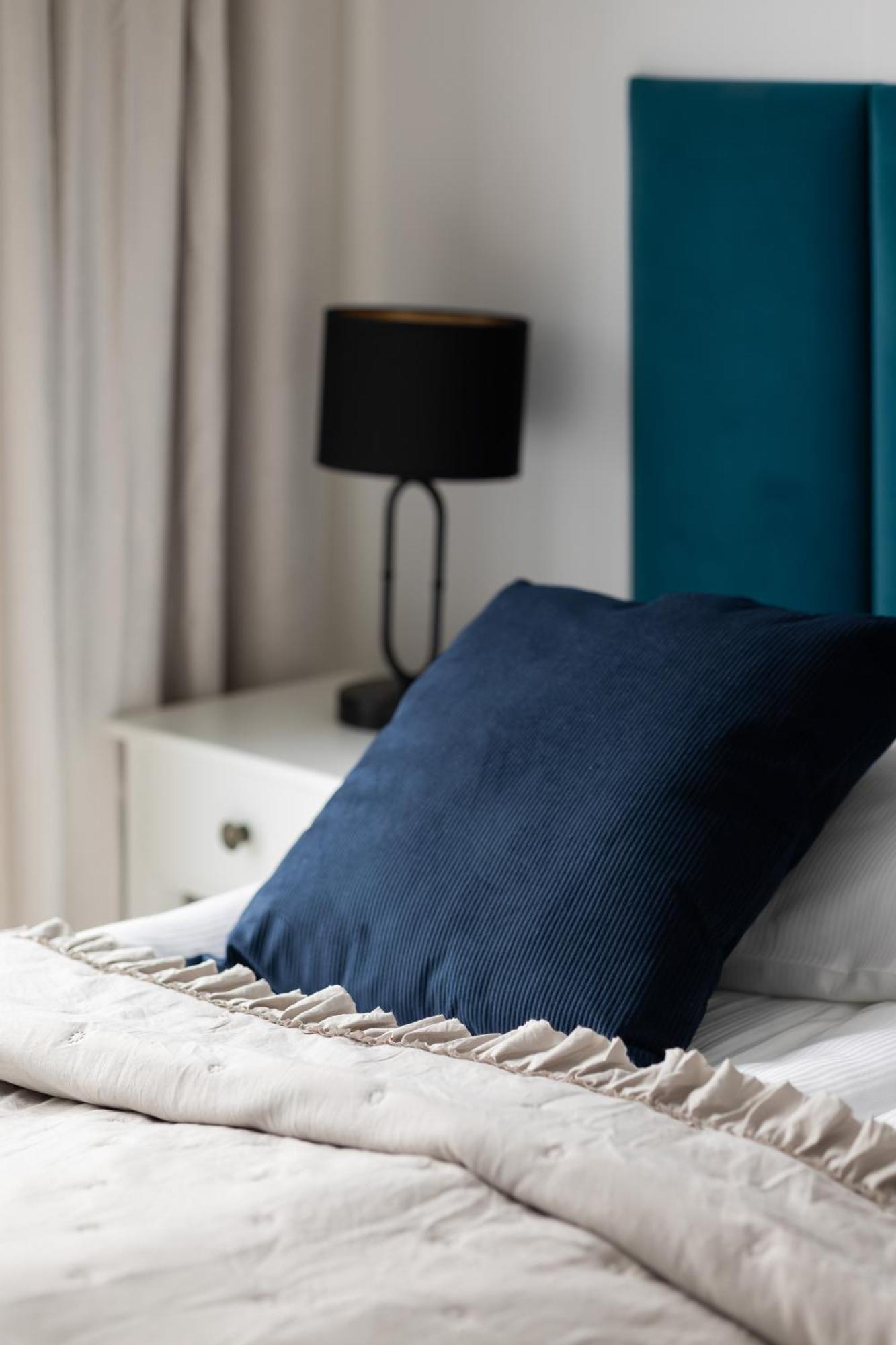 Căn hộ Stylish With Parking By Renters *