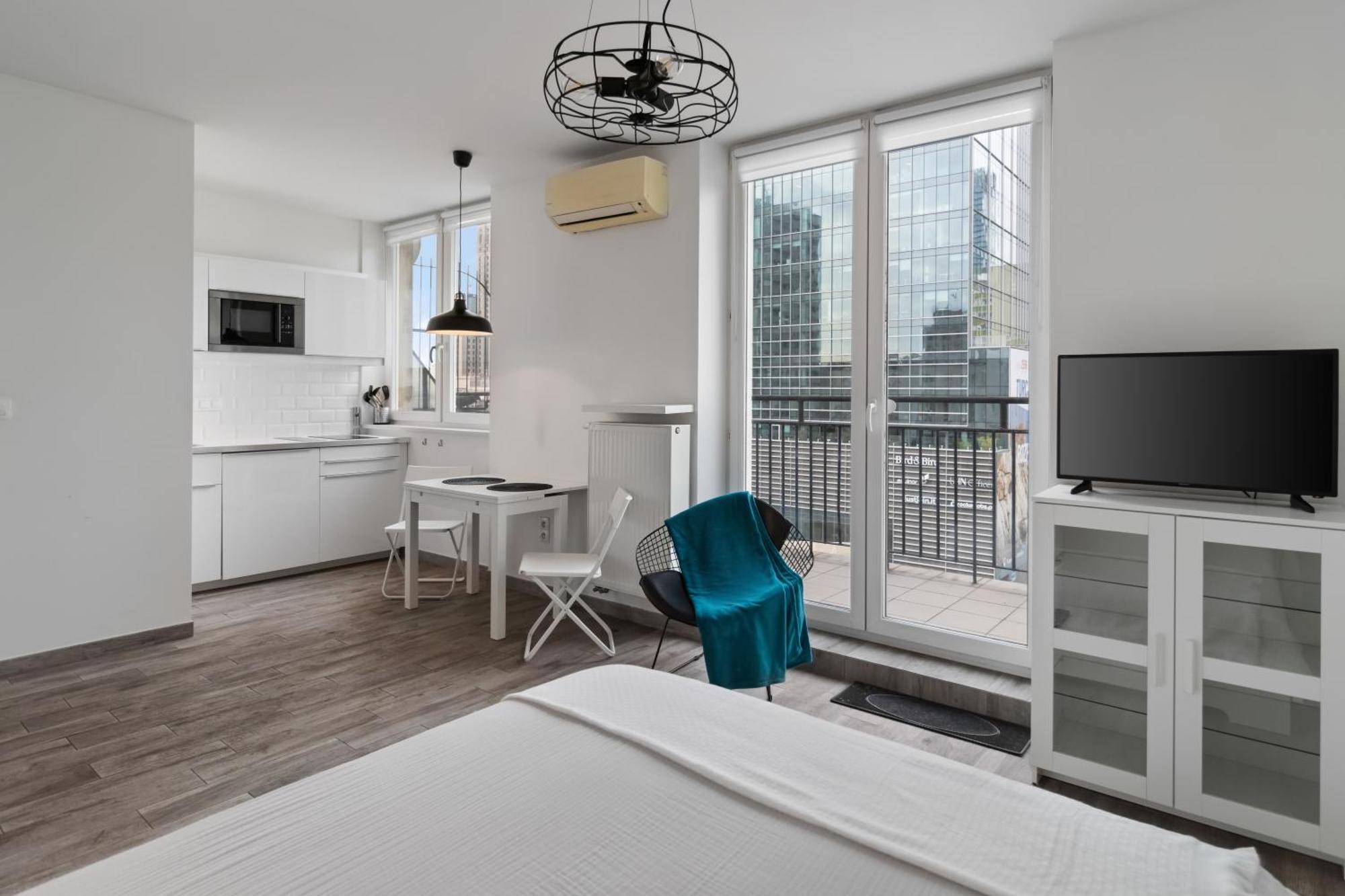 Marszalkowska By Esteum Host * Warsaw