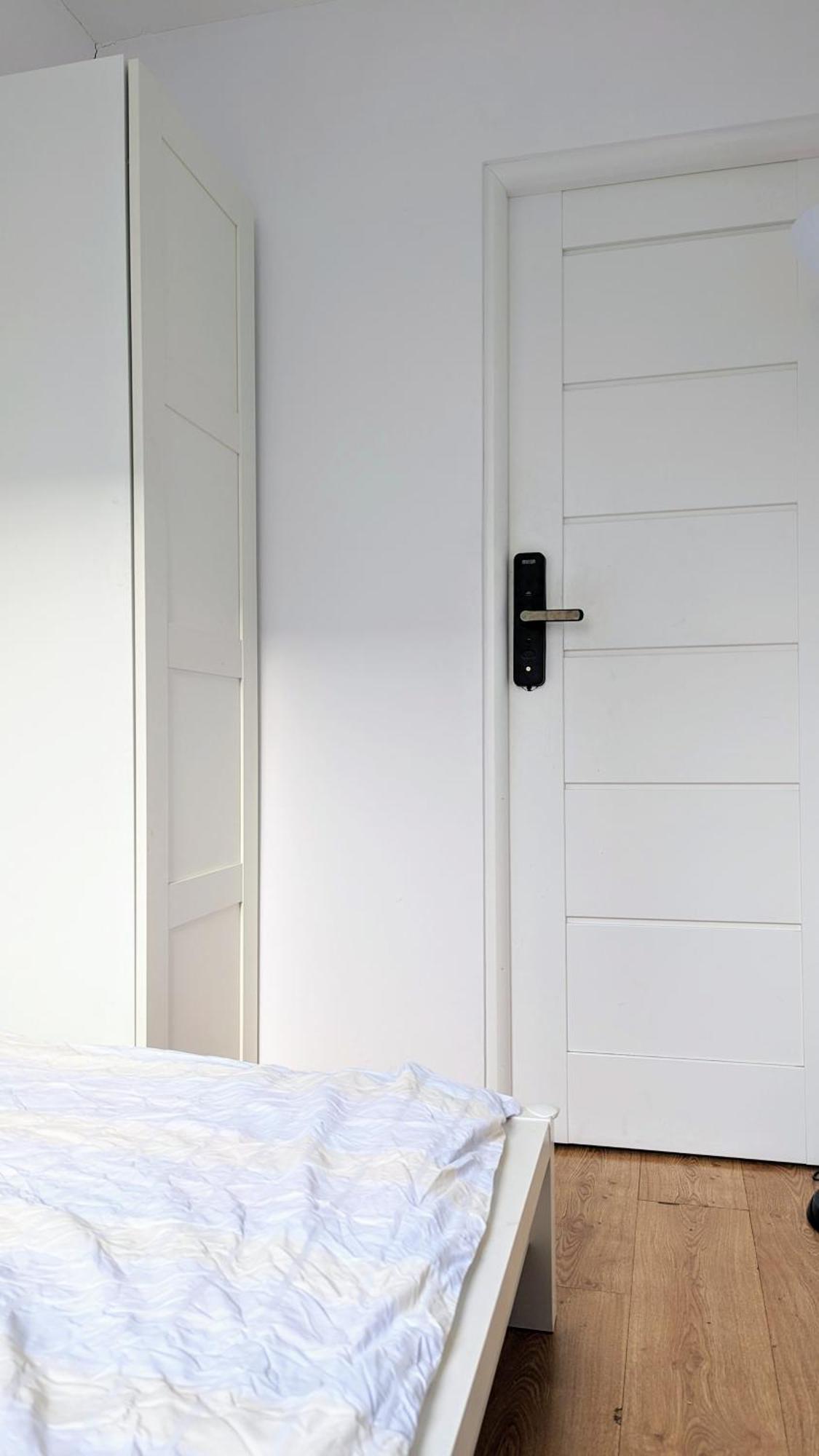 Ursus Rooms-self Check-in *