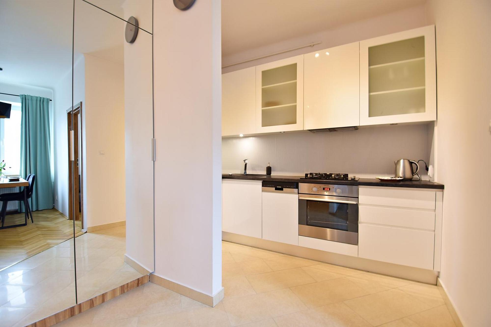 View - 63m2, Location, Workspace - By Rentujemy Apartment Warsaw