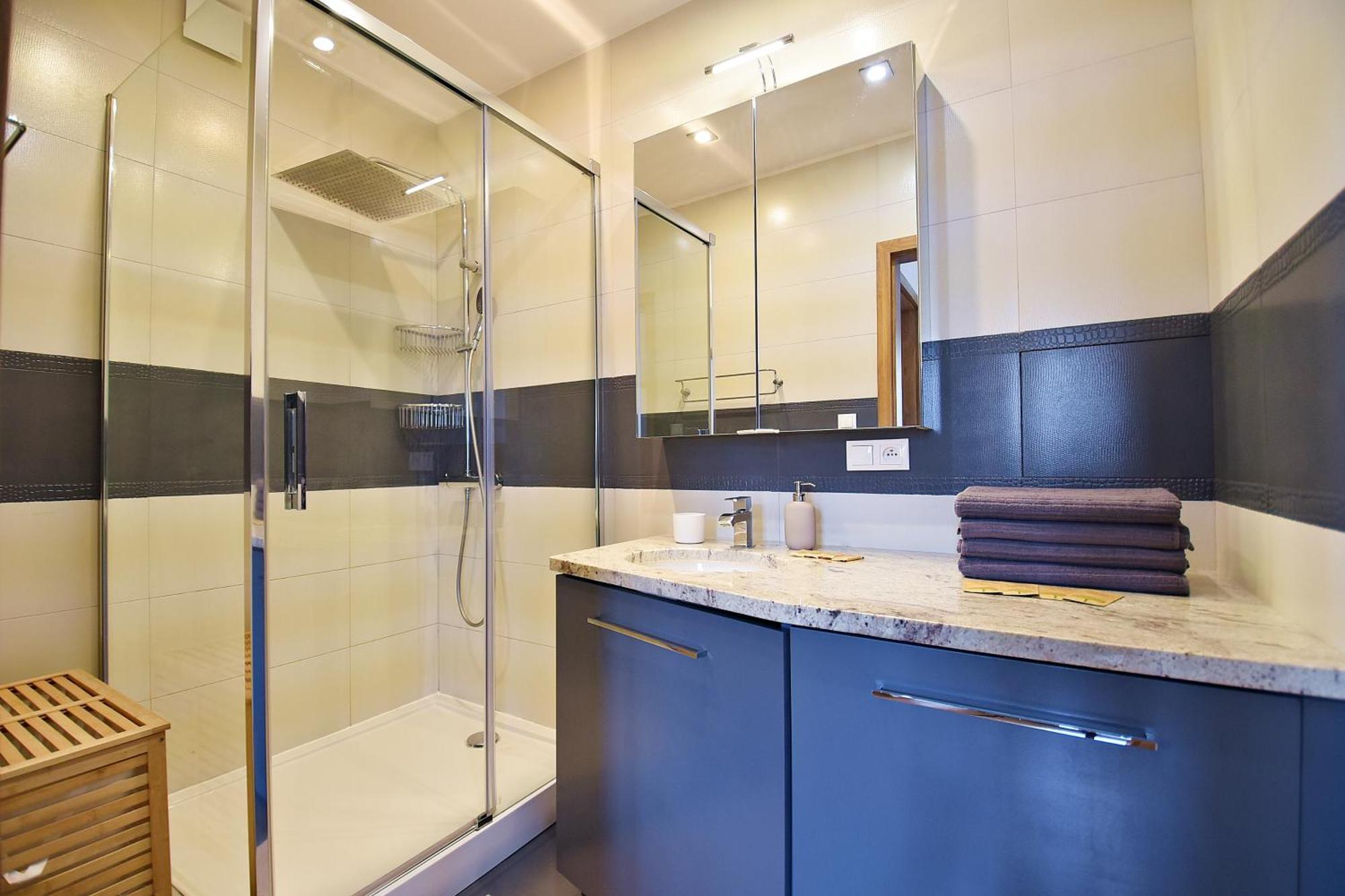 View - 63m2, Location, Workspace - By Rentujemy Apartment