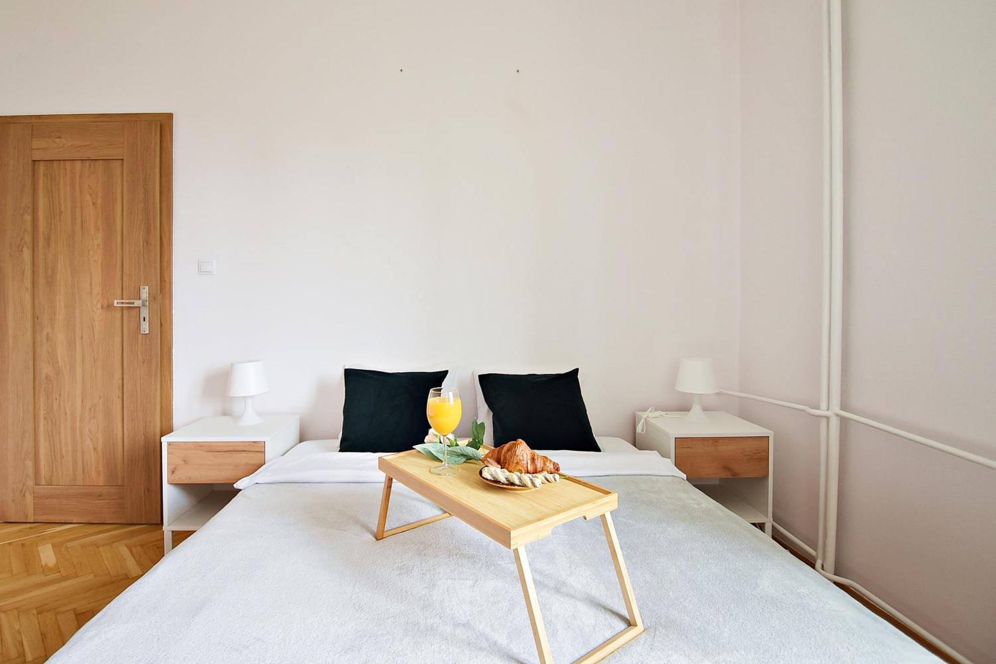 Apartment View - 63m2, Location, Workspace - By Rentujemy *