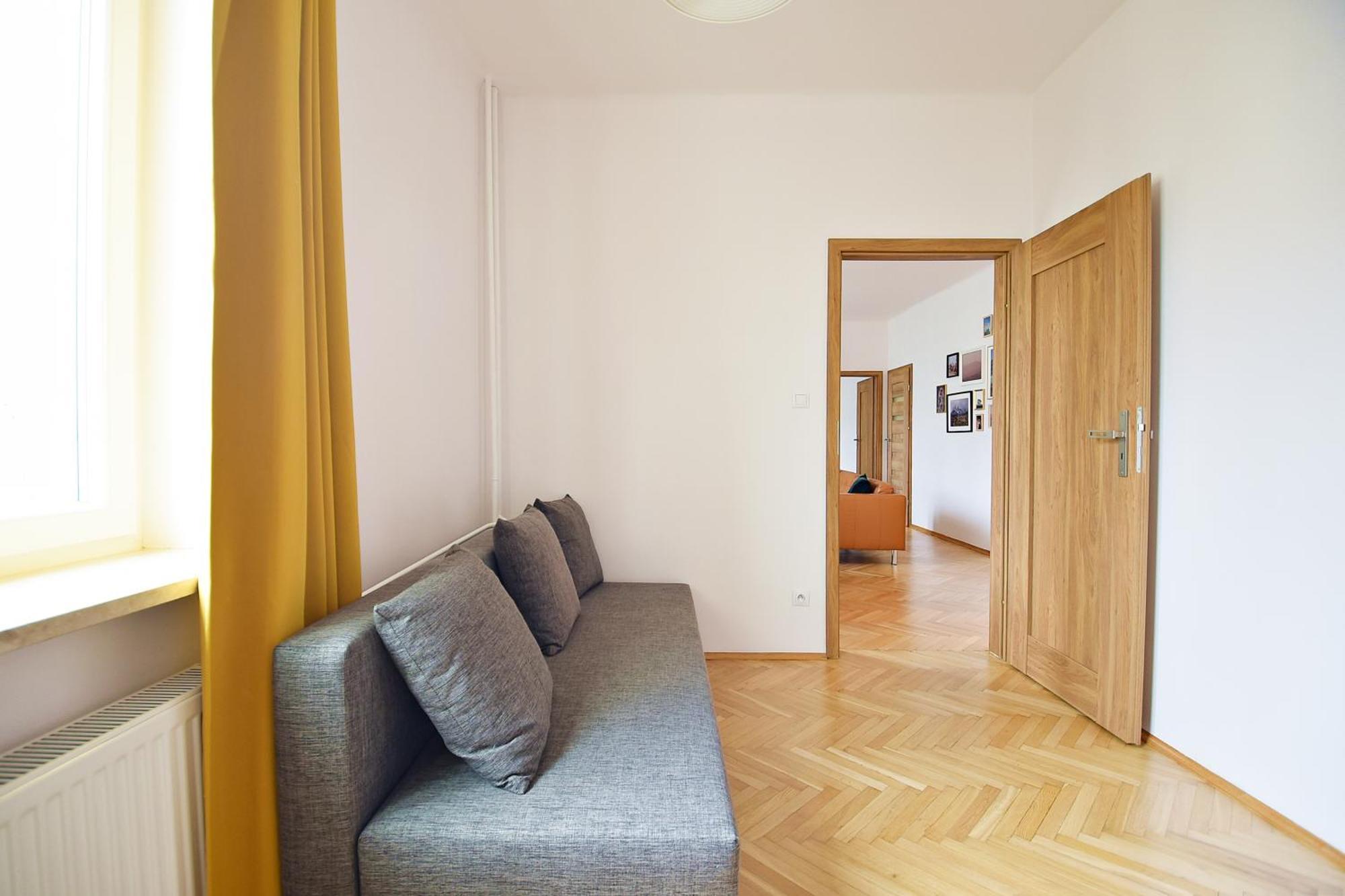 View - 63m2, Location, Workspace - By Rentujemy Apartment
