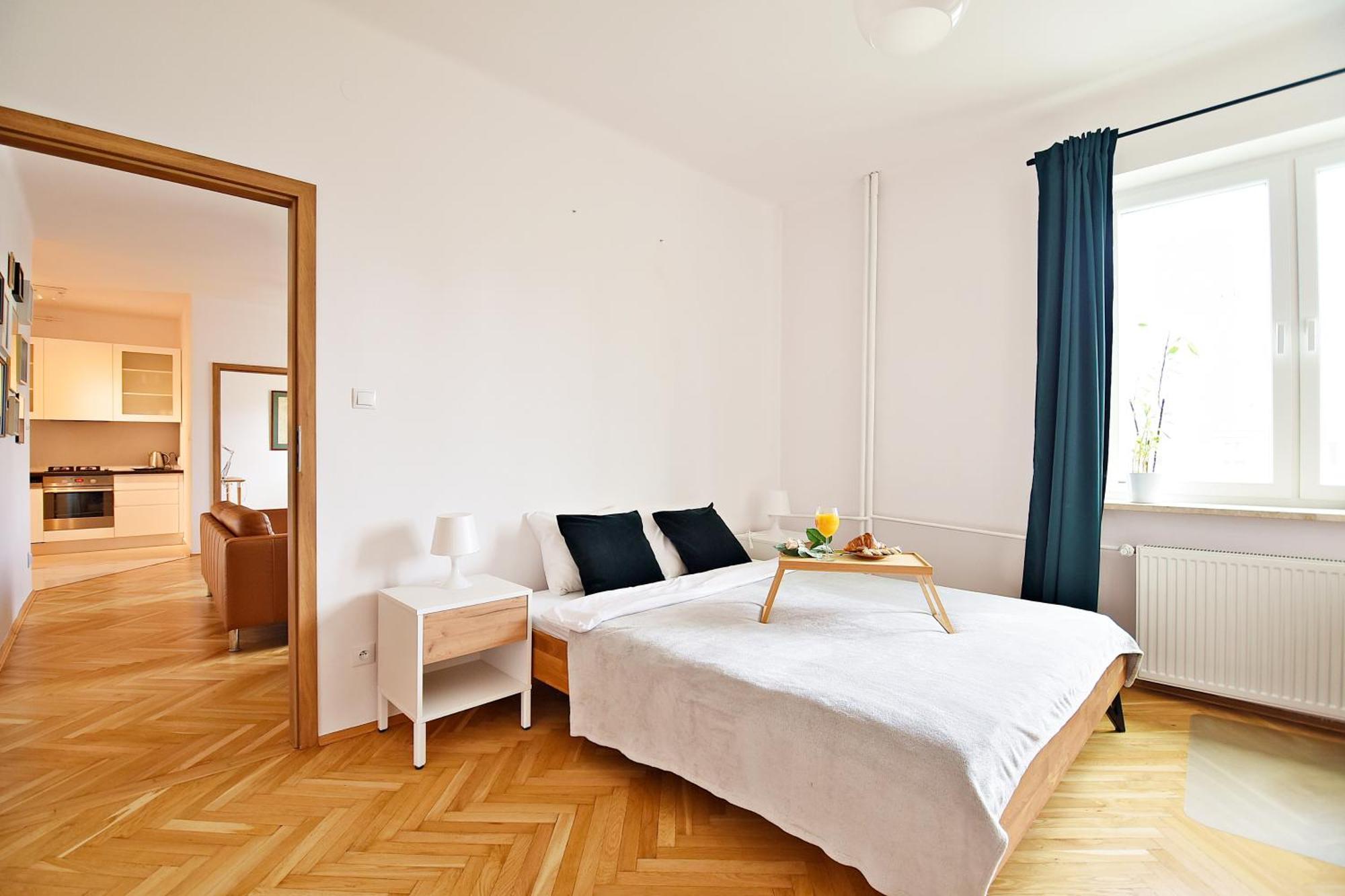View - 63m2, Location, Workspace - By Rentujemy Apartment Warsaw
