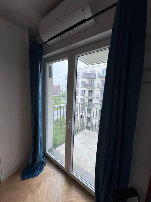 Old Town Praga-smart Home, Garage Warszawa