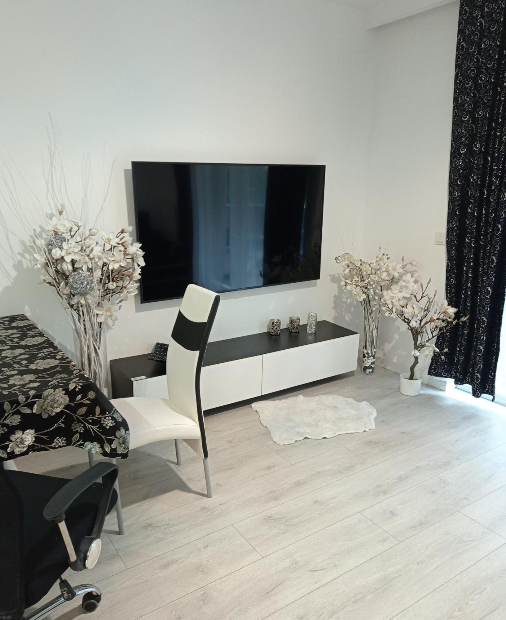Mokotow -near Chopin Airport * Warschau