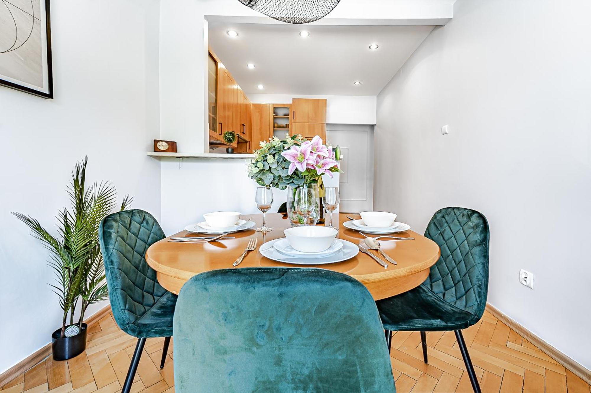 Apartment Inside Wola & Business