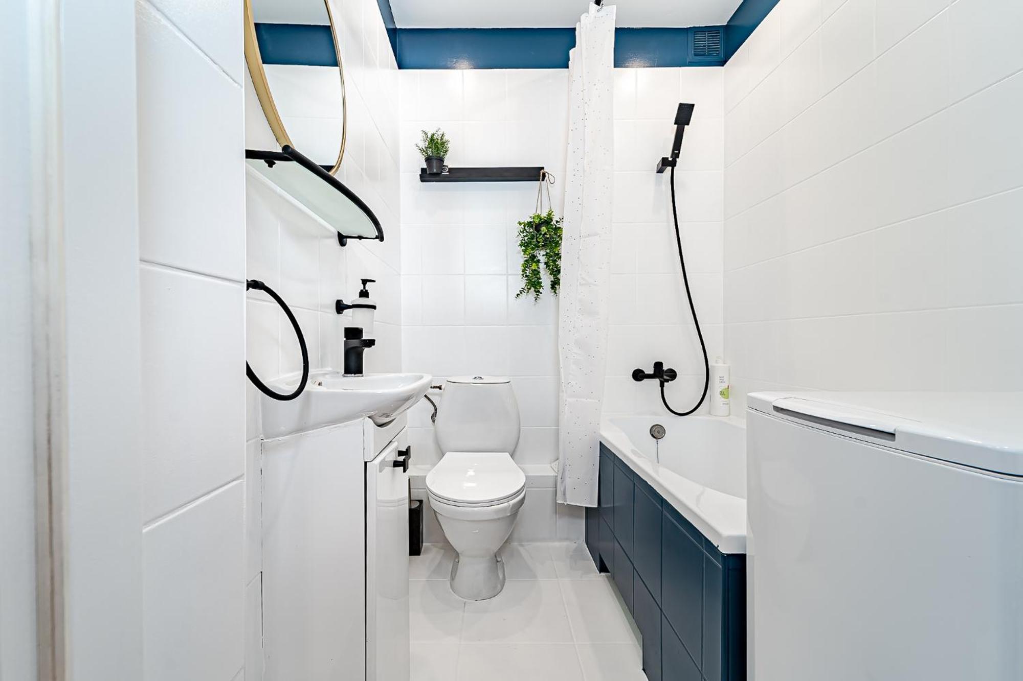 Apartment Inside Wola & Business