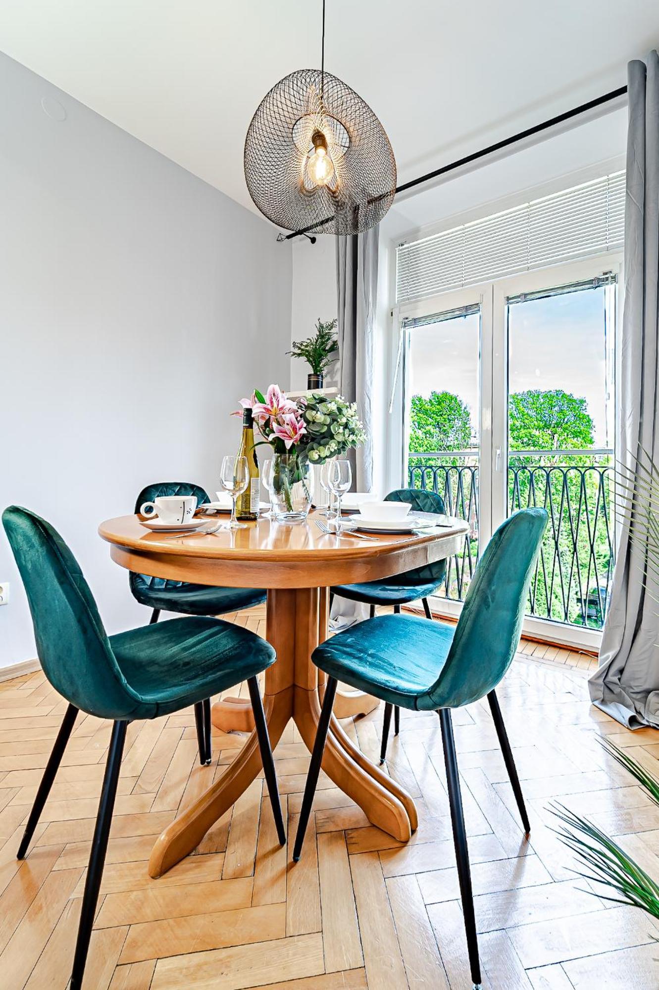 Inside Wola & Business Apartment *