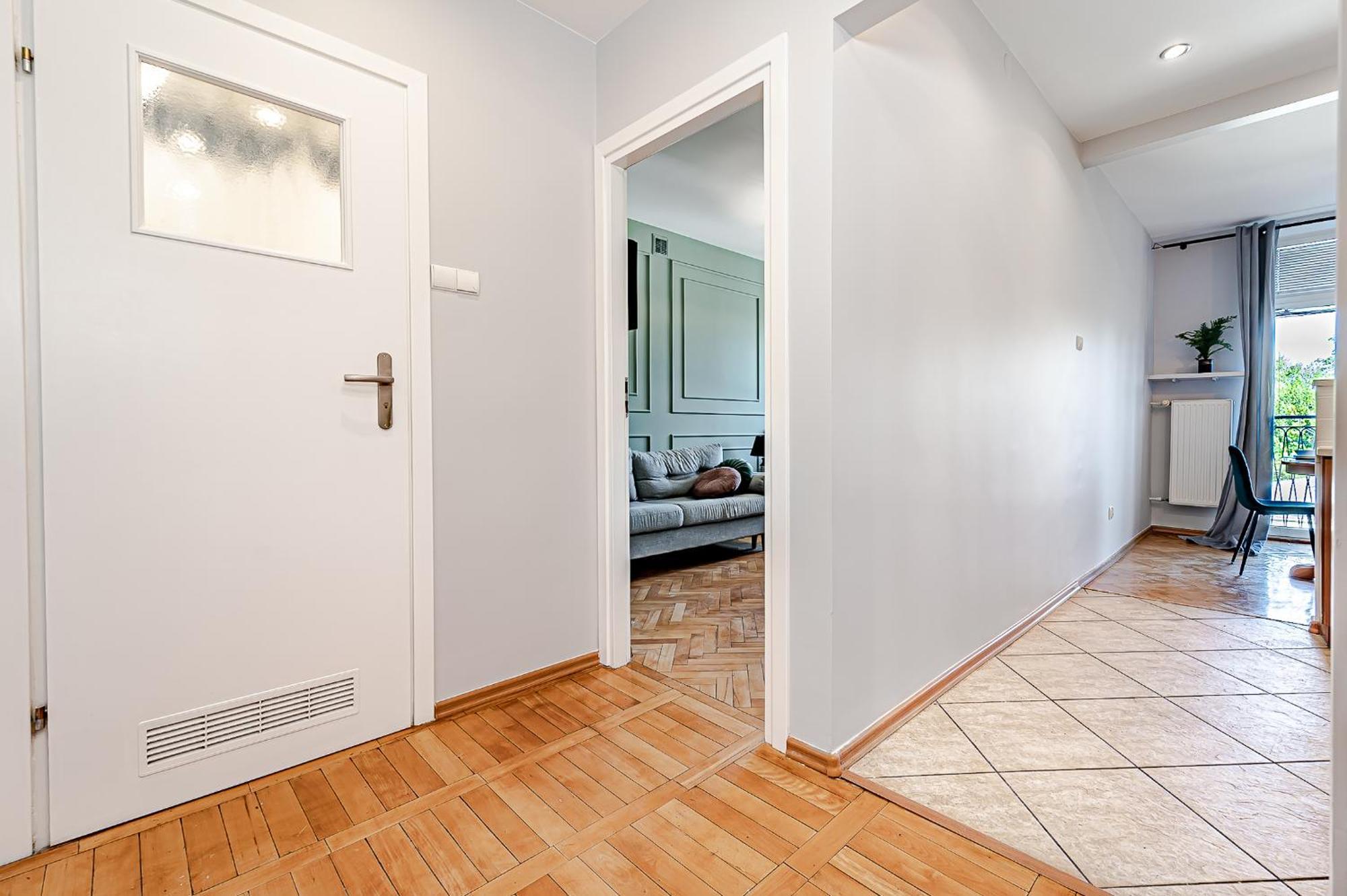 Apartment Inside Wola & Business *