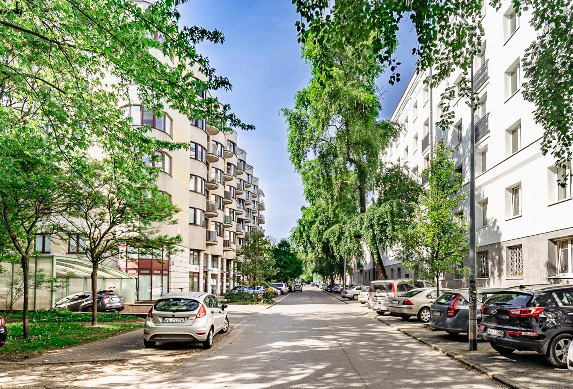 Apartment Inside Wola & Business Warsaw