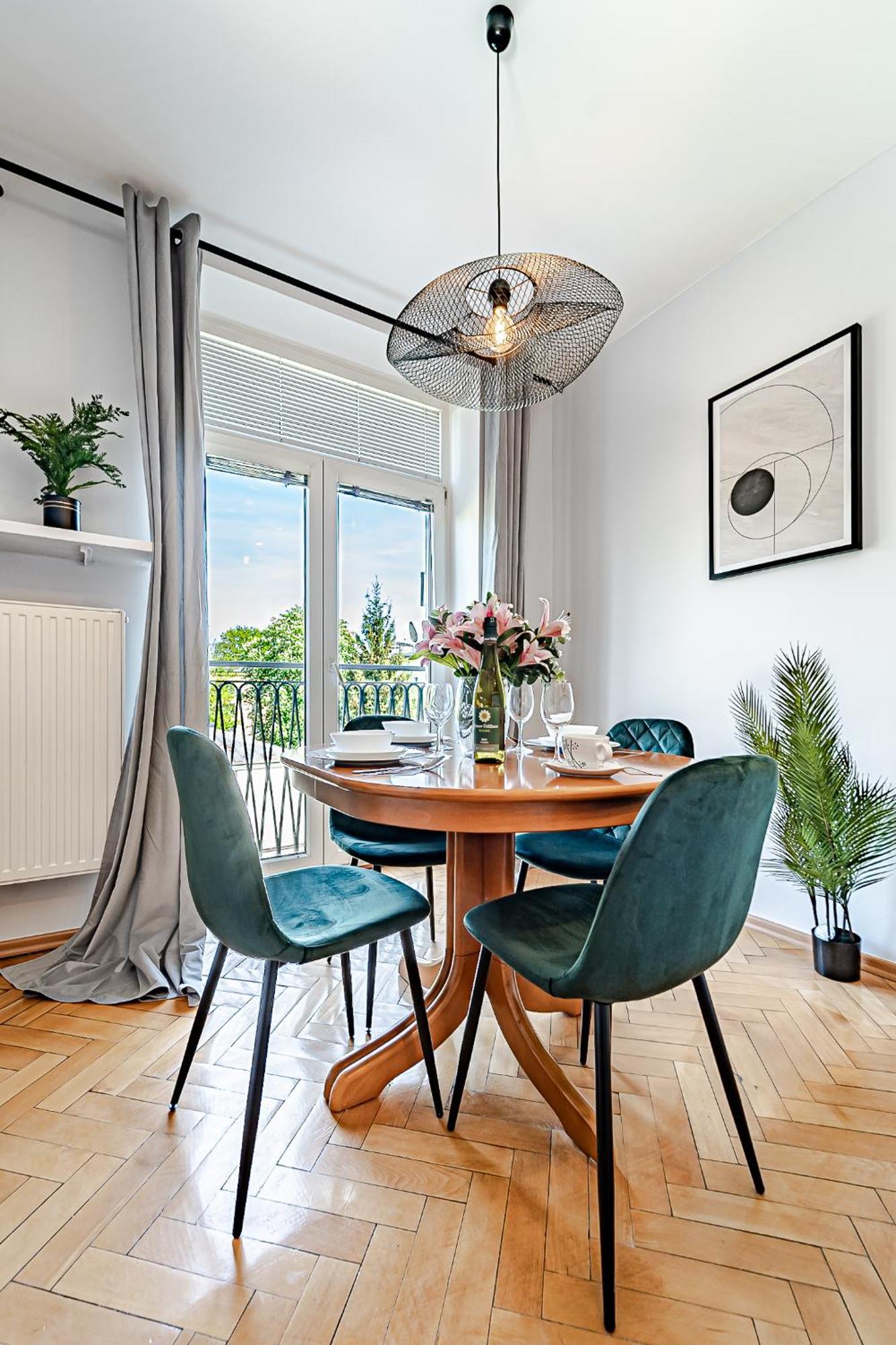 Apartment Inside Wola & Business