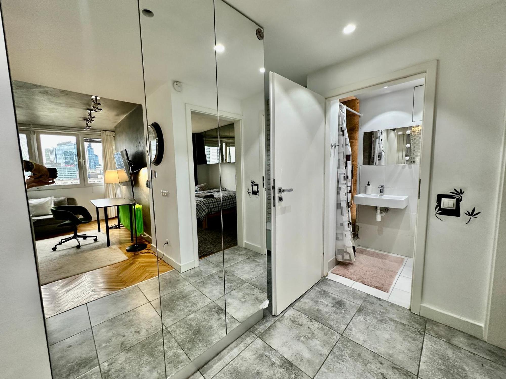 Palace 2 Wifi 600 Mbs 55'tv Netflix Hbo 2xmetro Appletv * Warsaw