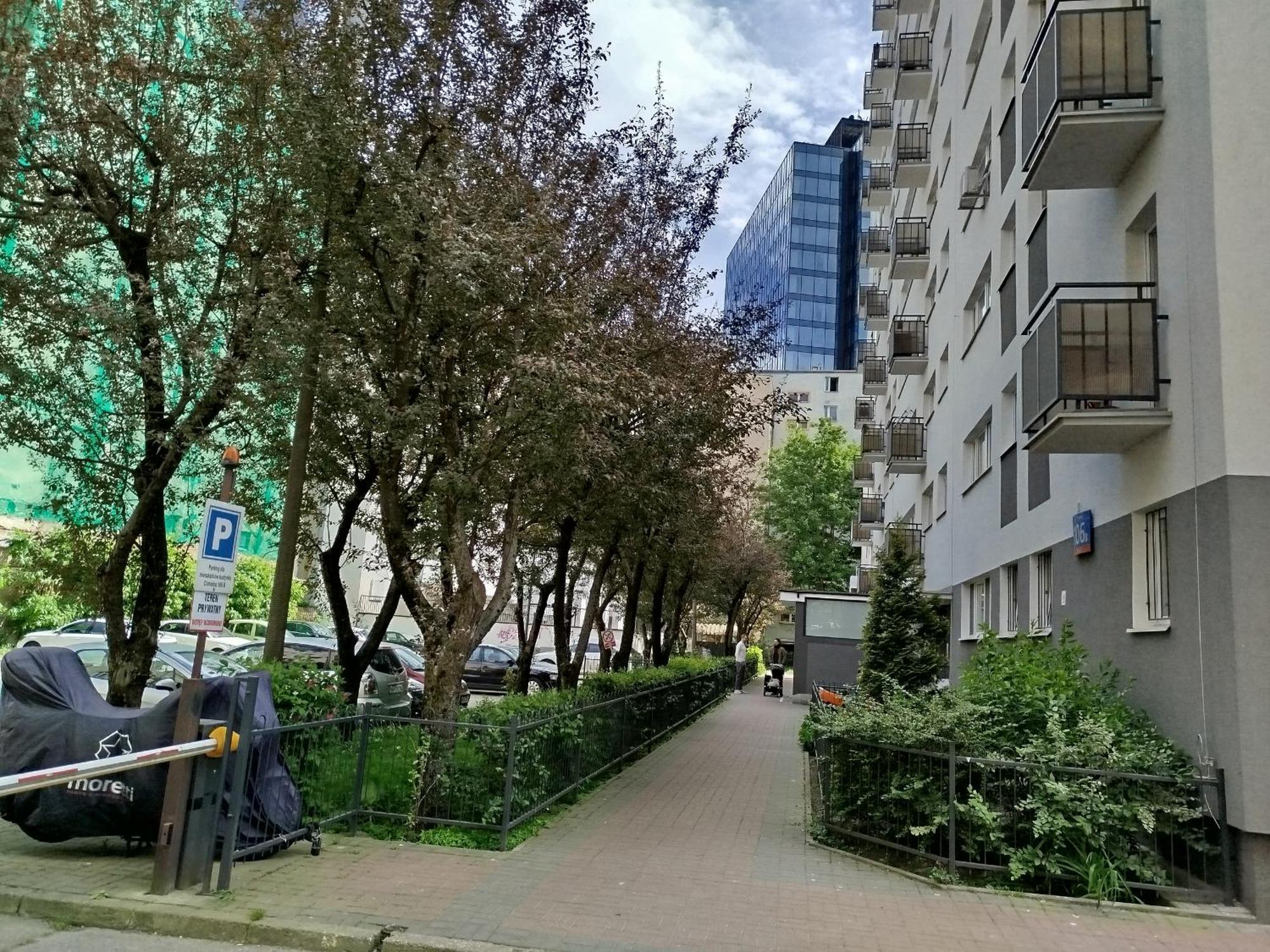 Classic 2-br At Chmielna 200 M From Station, Parking On Site Warsaw