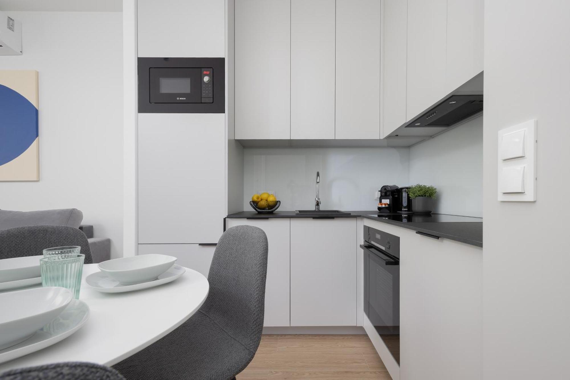 Domaniewska With Parking Mokotow By Renters Prestige Apartment Warsaw