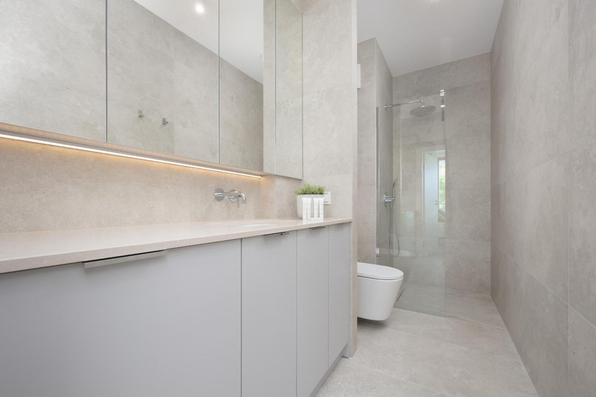 Exclusive And Modern In With Air Conditioning And Desk By Renters Prestige *