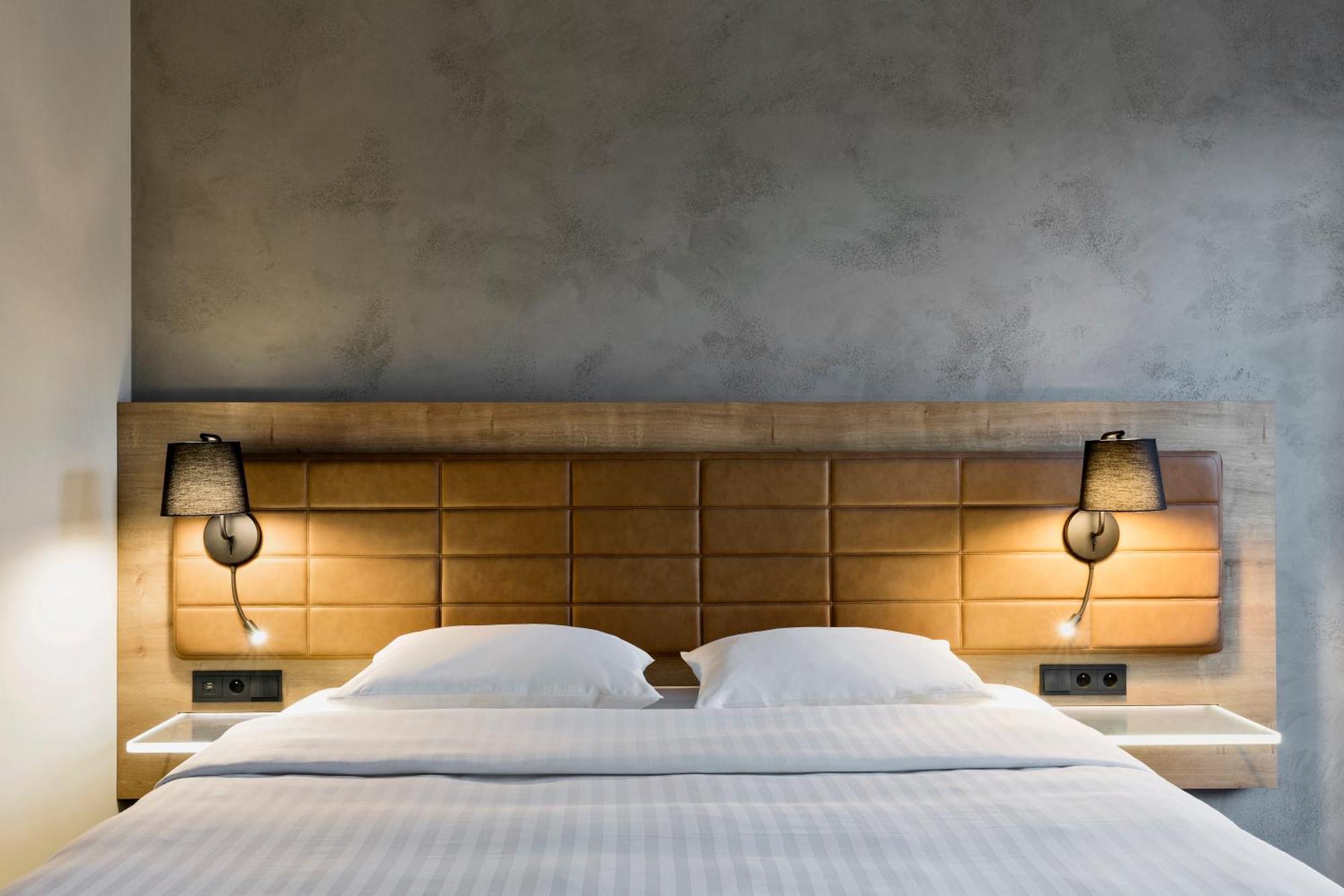 Moxy Praga 3*