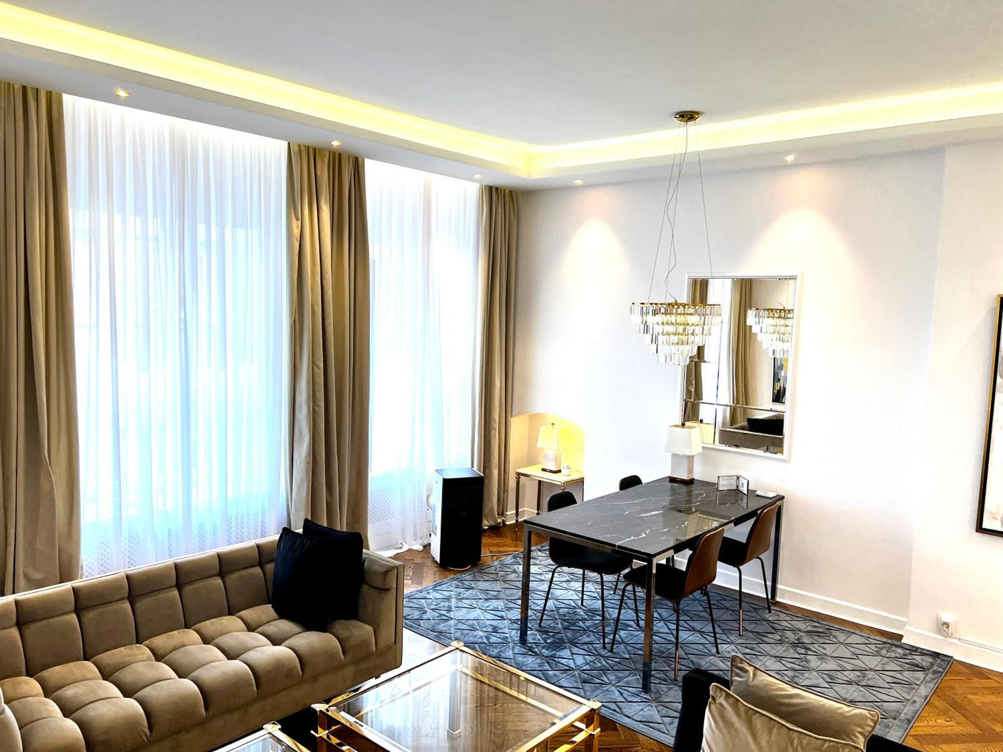 Aparthotel Luxury Mondrian Market Square Iii Warsaw