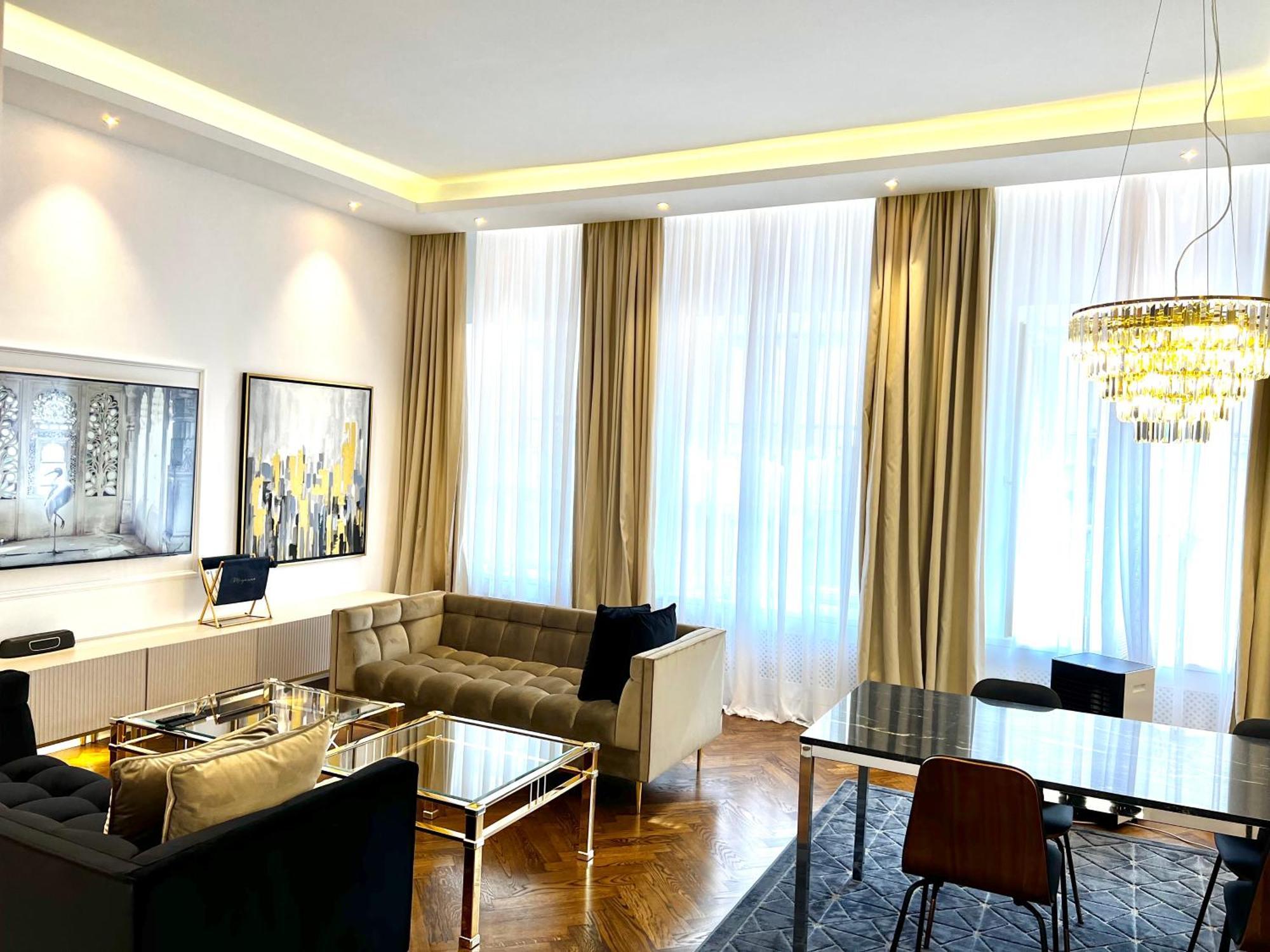 Luxury Mondrian Market Square Iii *
