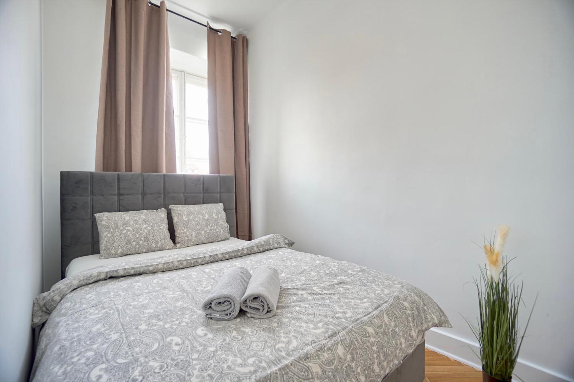 Premium Market View Old Town Apartment