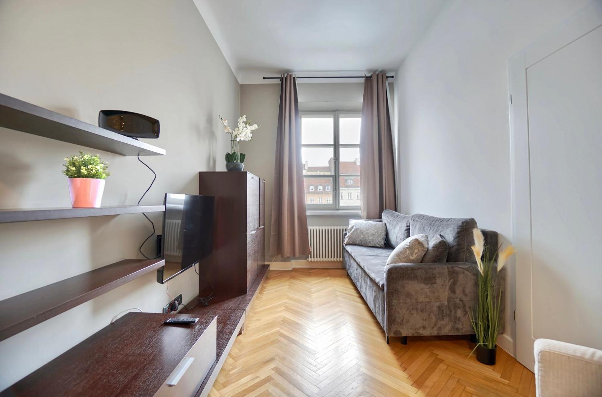 Premium Market View Old Town Apartment *