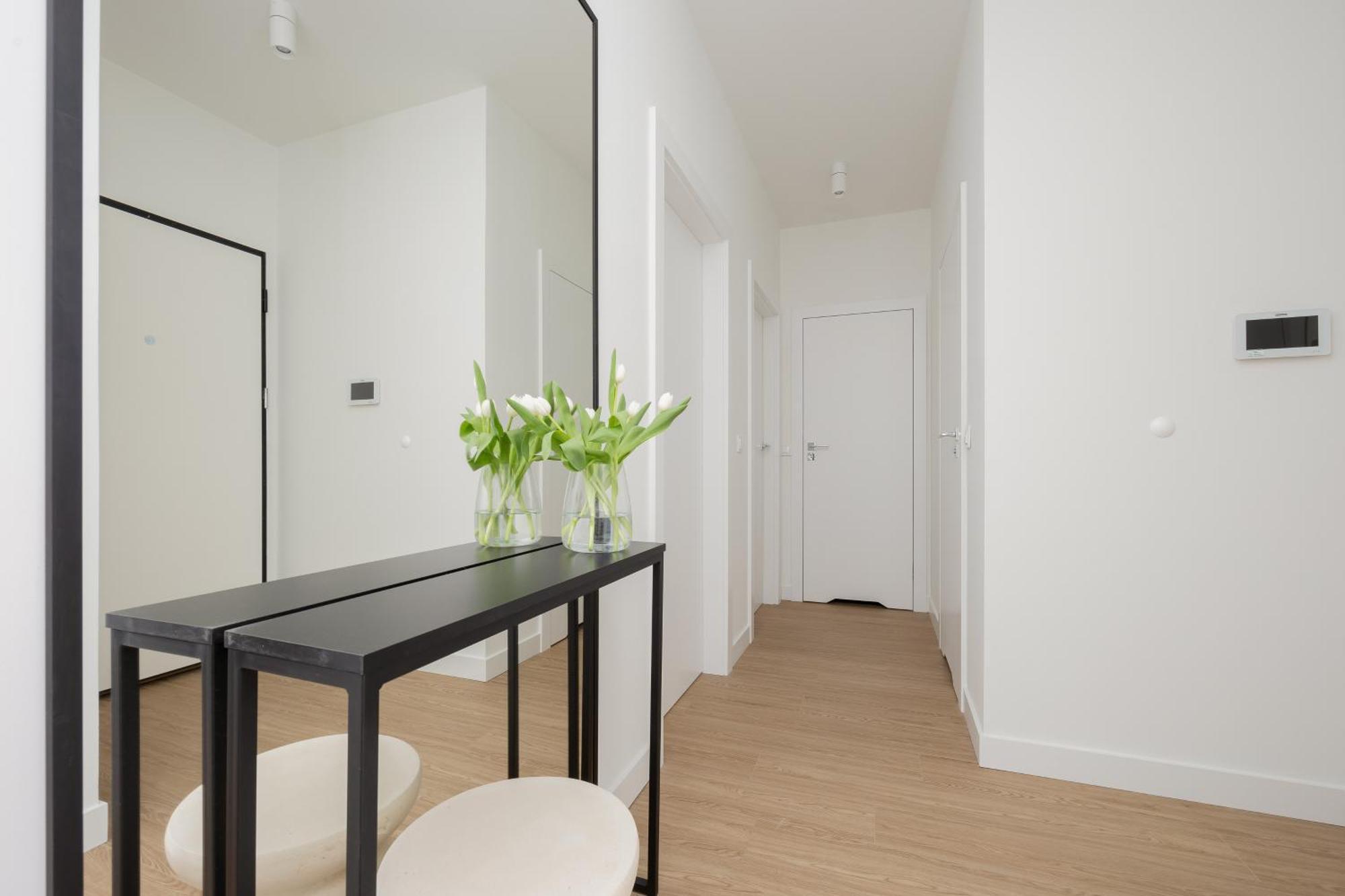 Domaniewska With Parking Mokotow By Renters Prestige Apartment