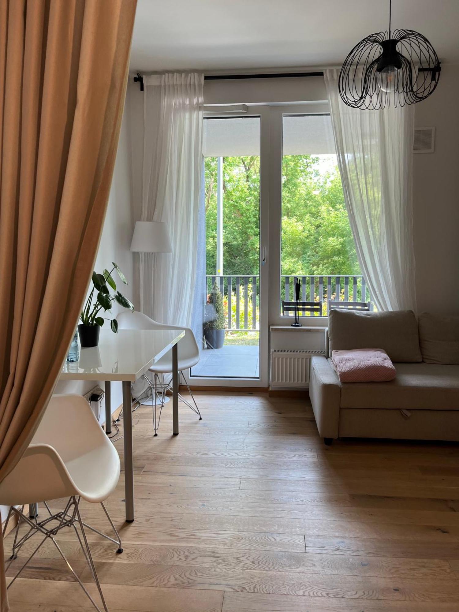 Apartment Golden Rose Metro & Park Warschau
