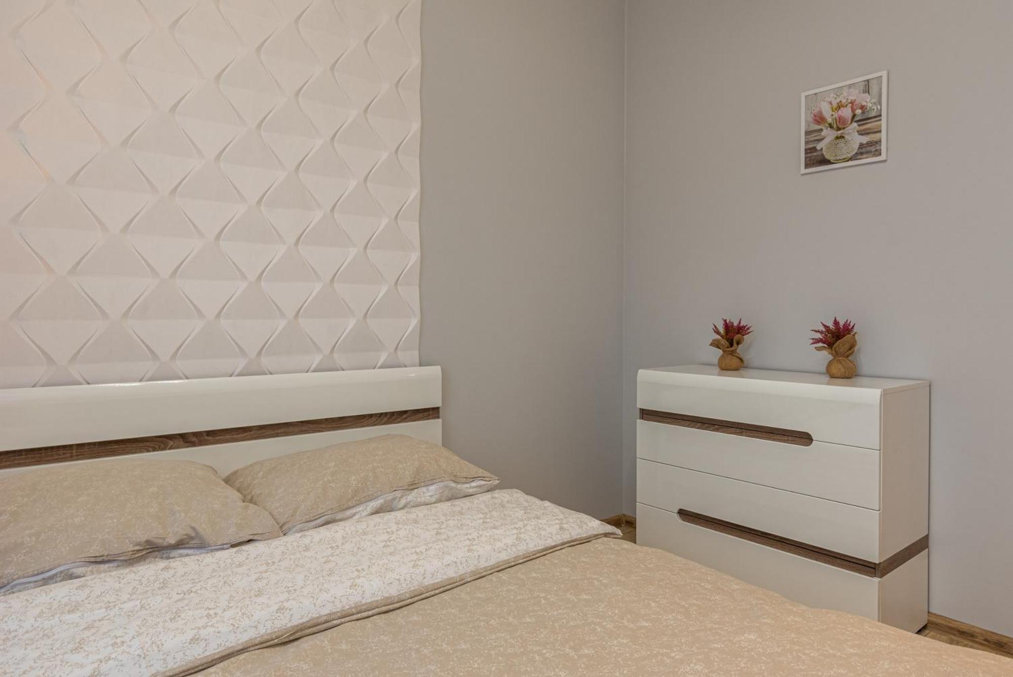 Galeria Rondo Wiatraczna Apartment