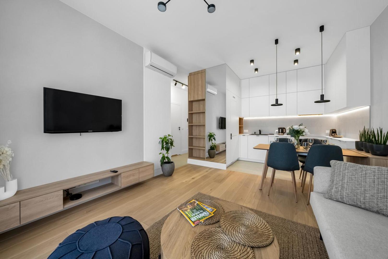 Mokotow - Balcony, Ac, Bus & Park Nearby *