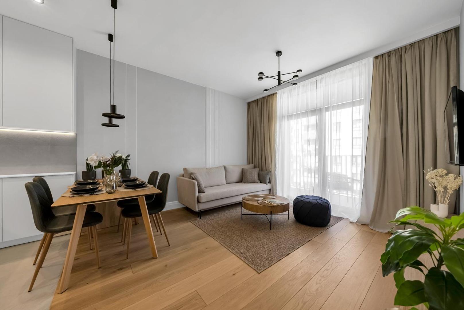 Mokotow - Balcony, Ac, Bus & Park Nearby Apartment