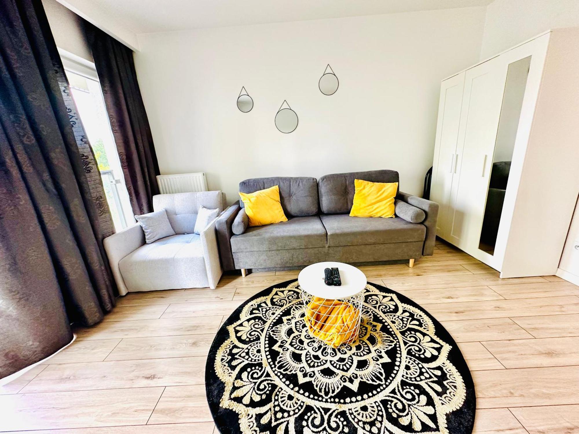 Millennium Express Lemon Apartment