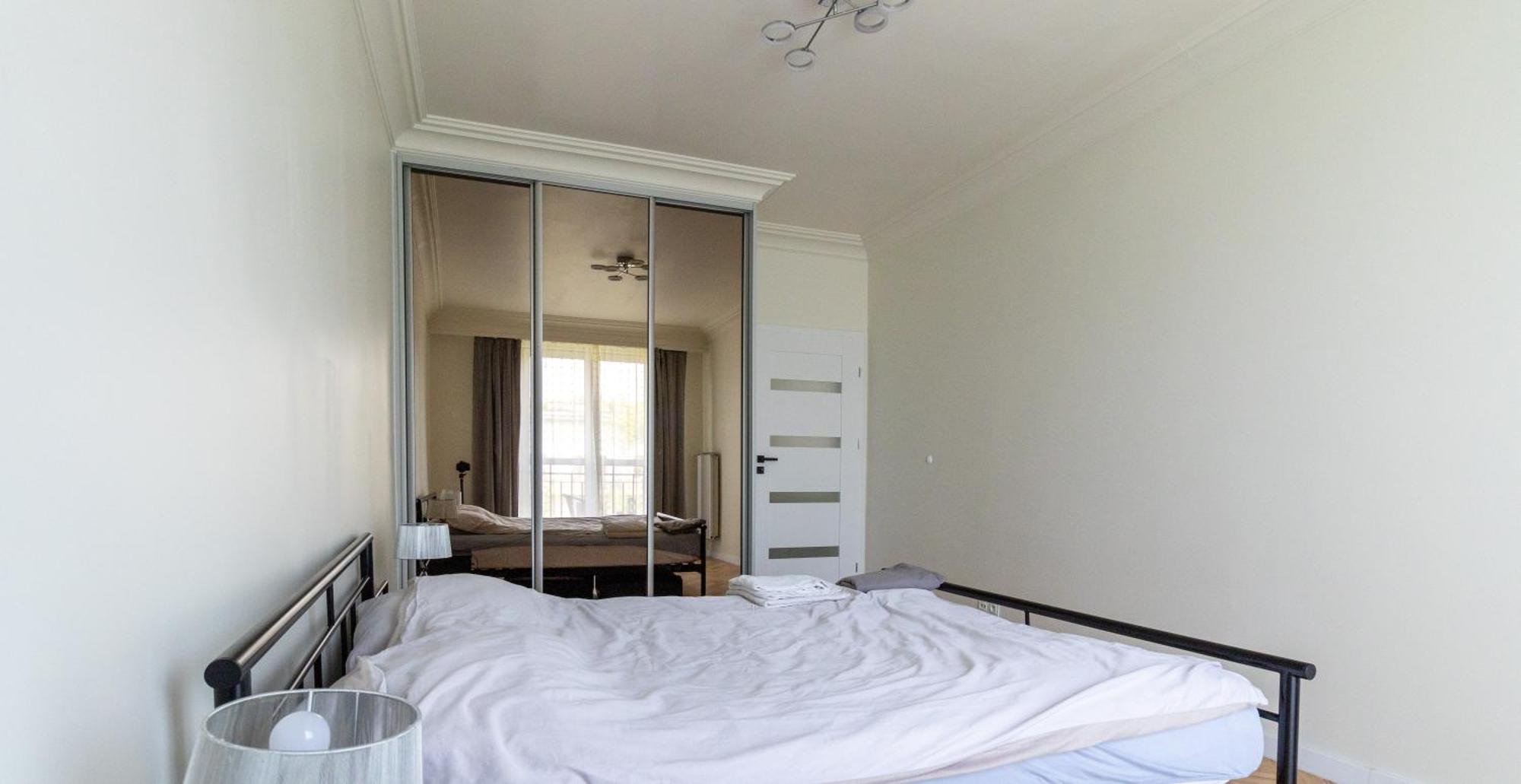 Renovated 3 Apt. Near Polin/oldtown