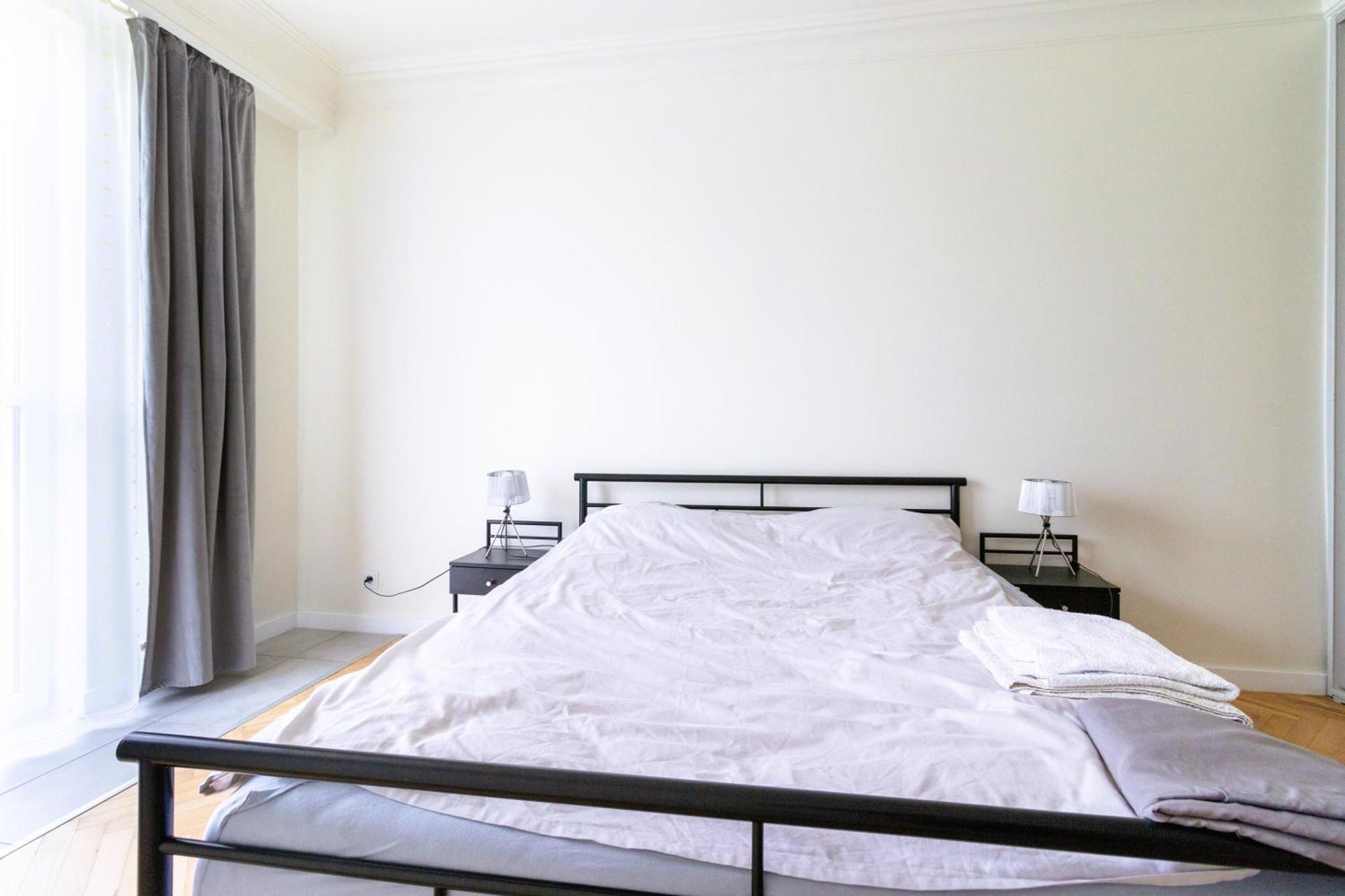 Apartment Renovated 3 Apt. Near Polin/oldtown