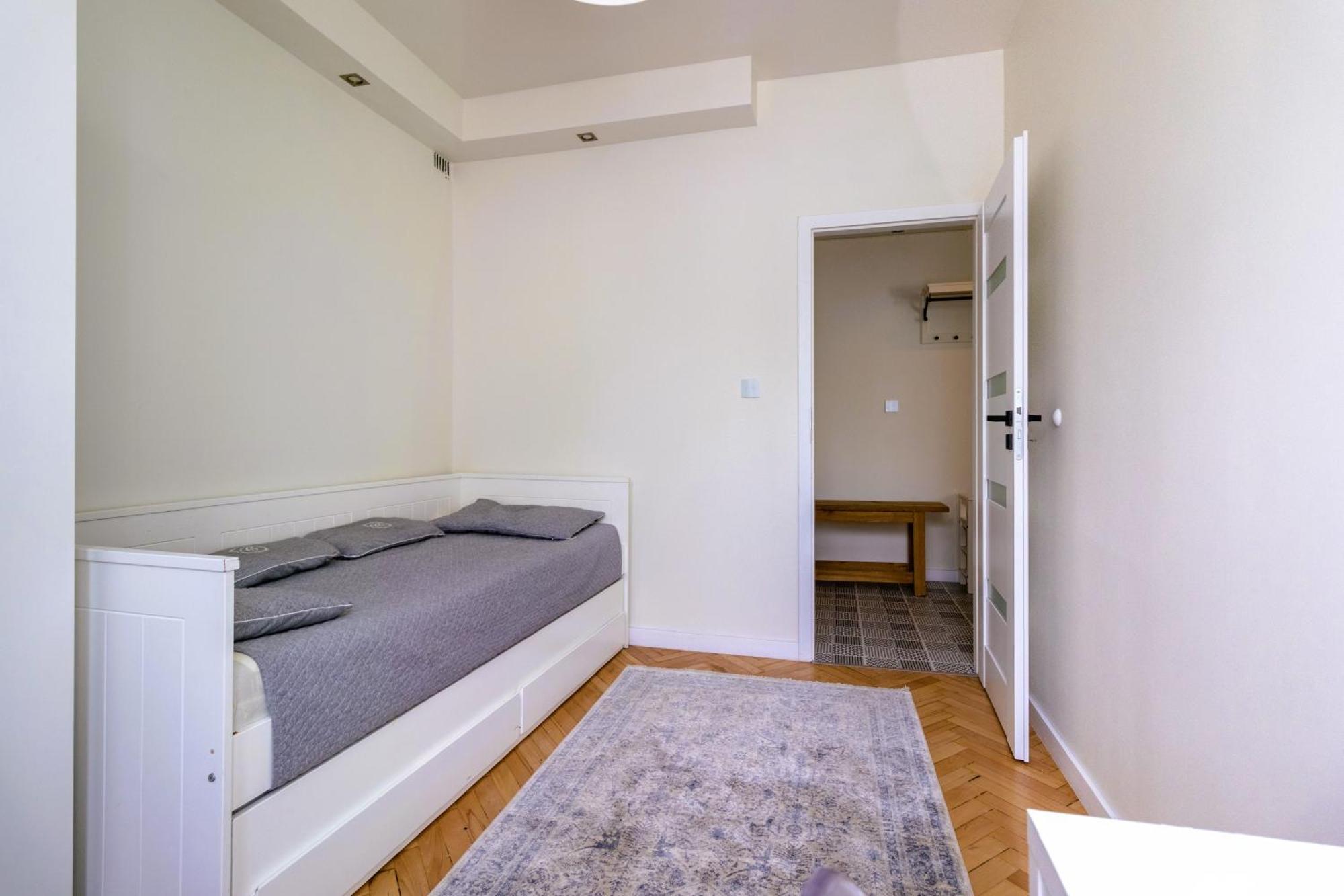Renovated 3 Apt. Near Polin/oldtown Warsaw